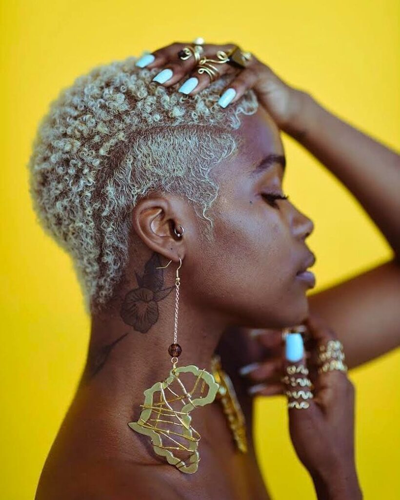 Super Short Platinum Hairstyles for Black Women 